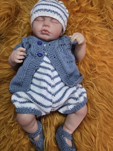 Newborn size full outfit - newborn,
