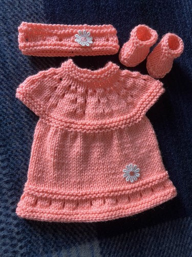 Hand knitted dolls outfit - outfit, to