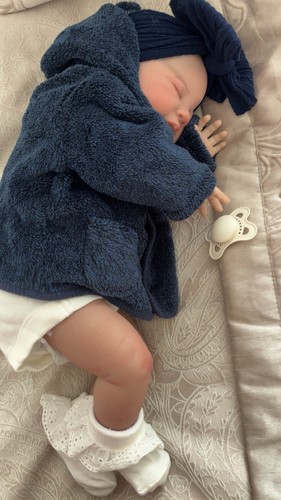 Weighted reborn baby doll - ,