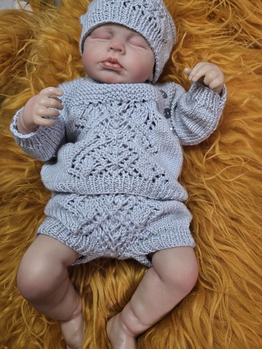 Newborn size full outfit set - size,